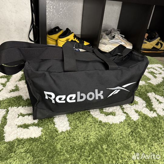 Новая спортивная сумка reebok big logo