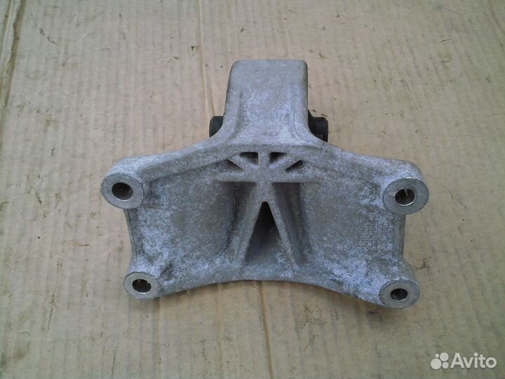 Опора кпп левая Nissan Almera Classic N16 Primera