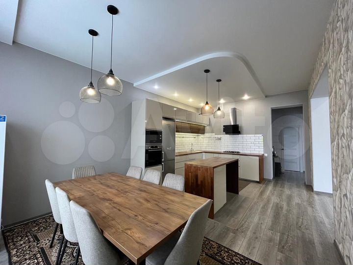 Коттедж 340 м² на участке 10 сот.