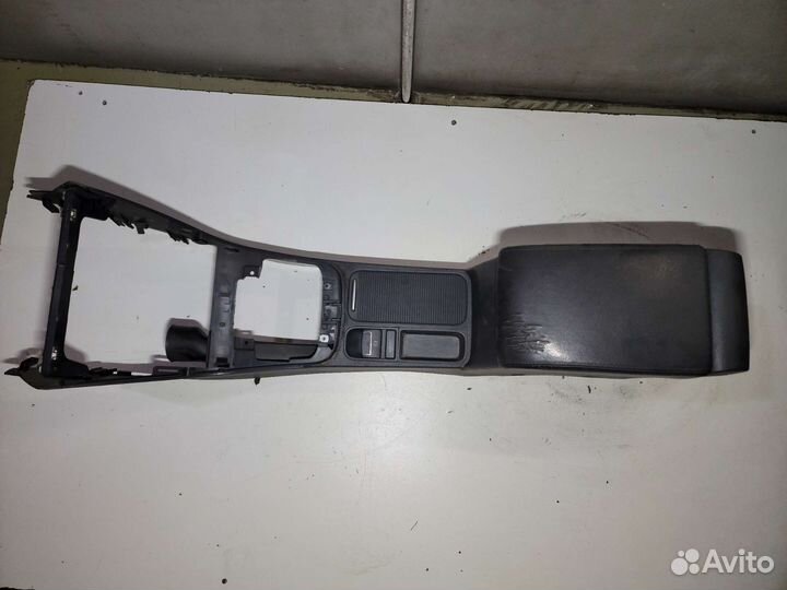 Подлокотник VW Tiguan 2008-2011