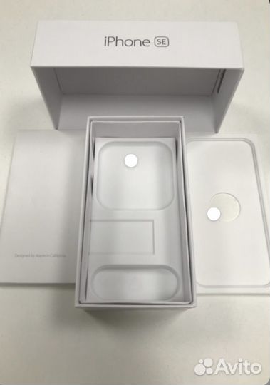 Коробка от смартфона iPhone SE