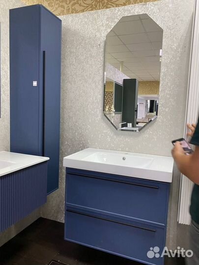 Тумба с раковиной для ванной подвесная