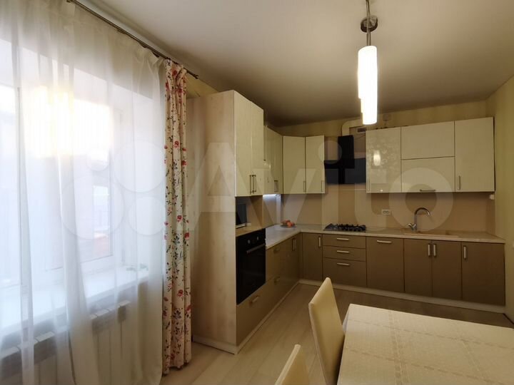 Коттедж 180 м² на участке 10 сот.