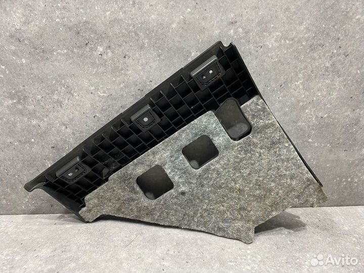 Накладка на торпедо (консоль) правая нижняя