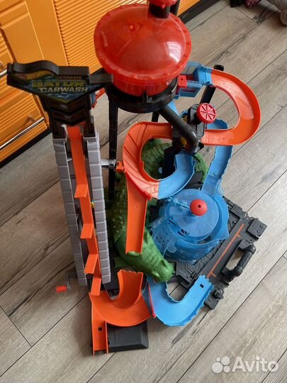 Hot Wheels City трек с крокодилом