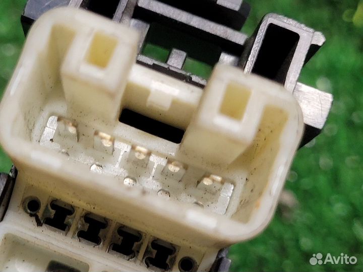 Кнопка стеклоподъемника Toyota RAV 4