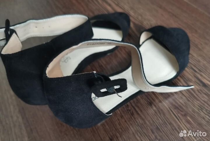 Босоножки новые37/38