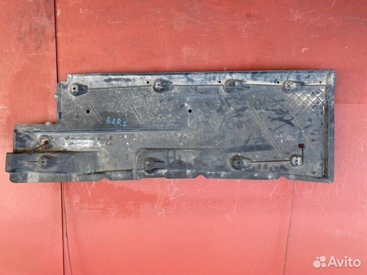 Защита днища кузова правая Vw Touran minivan BAG