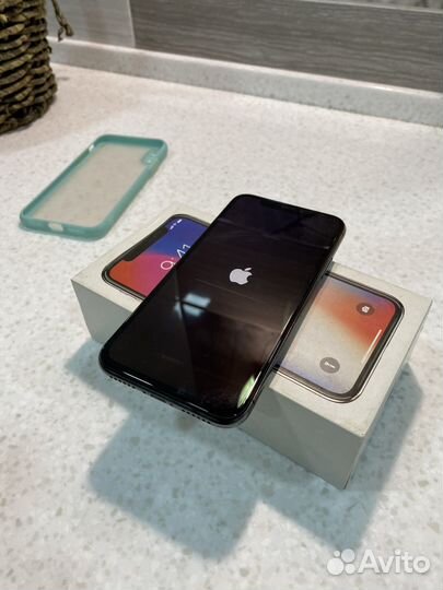 Телефон iPhone 10