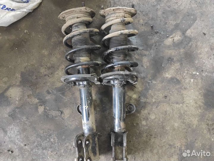 Амортизаторы на hyundai Santa Fe 2011