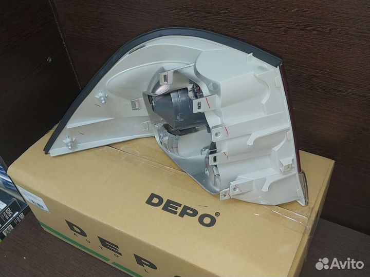 Фонарь задний правый Opel Astra h седан