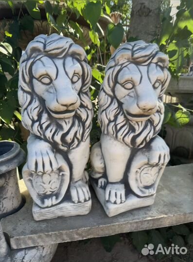 Сидячий Лев с щитом