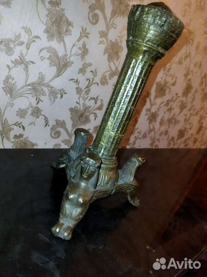 Старинный подсвечник