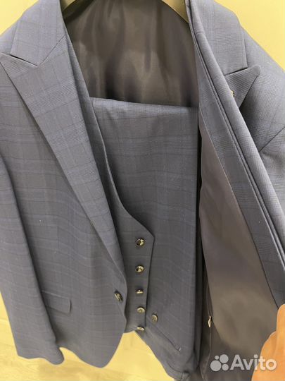 Мужской костюм тройка 54