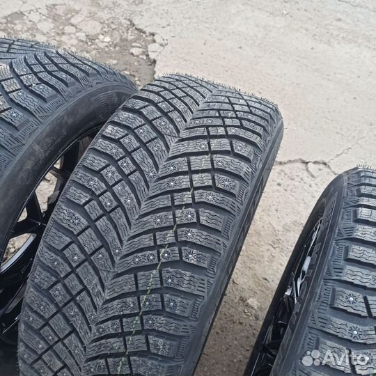 Michelin X-Ice North 4 SUV 255/50 R19