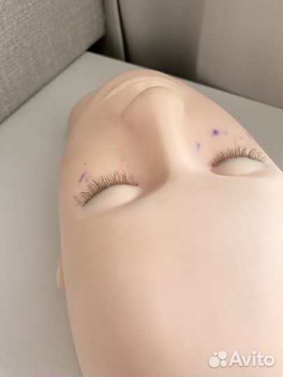 Манекен с натуральными ресницами
