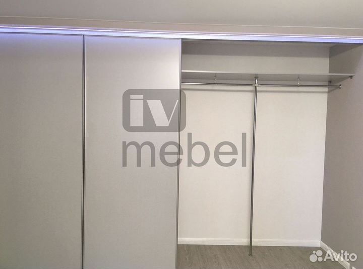 Шкаф двухстворчатый