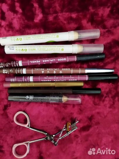 Карандаши для губ и глаз