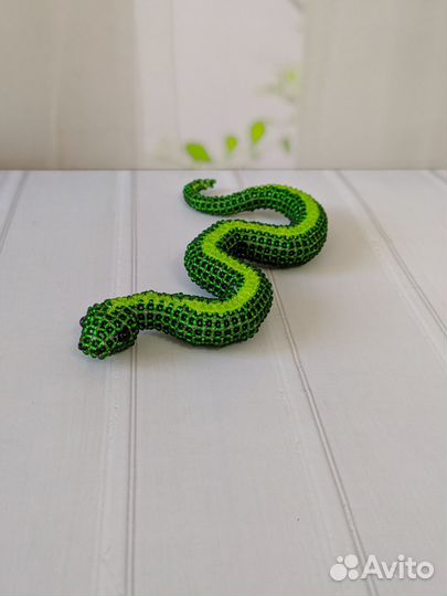 Змея из бисера