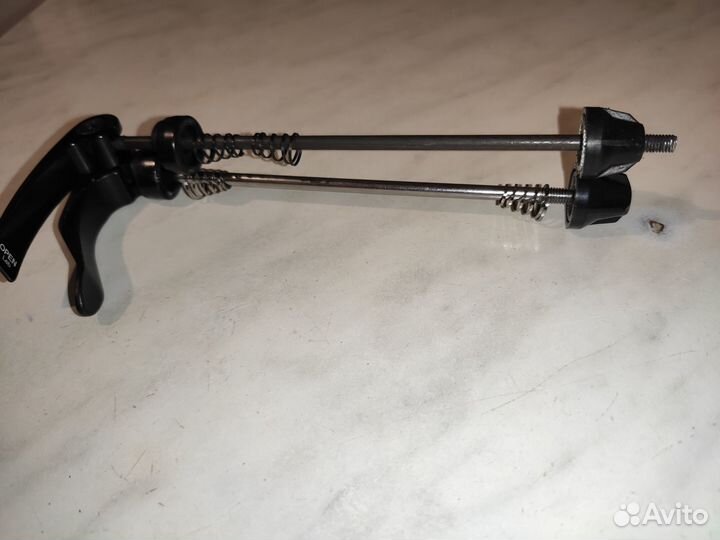 Велобагажник на переднюю вилку велосипеда