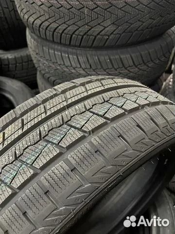 Sonix Snowrover 868 205/50 R17 93H