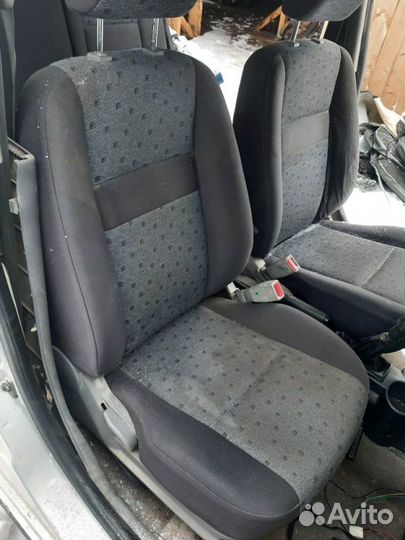 Сиденья комплект Hyundai Getz 1.3 G4EA 2003
