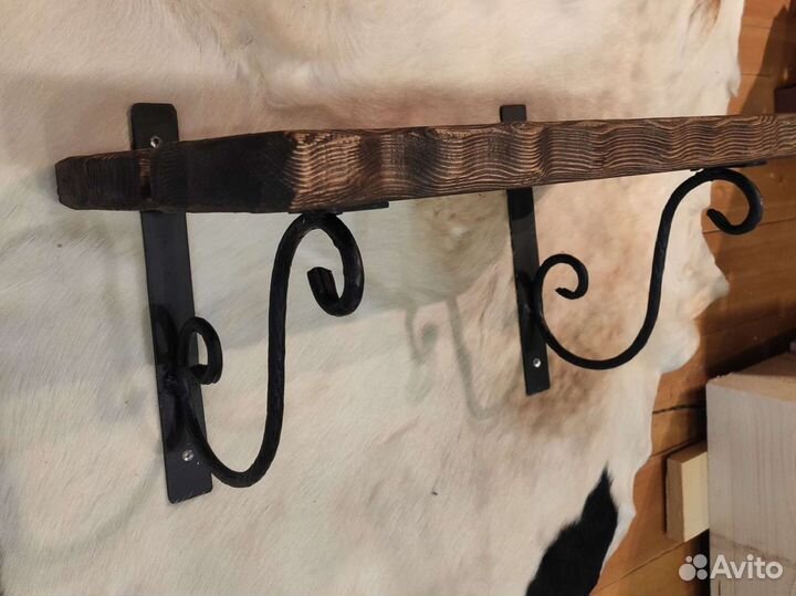 Полка настенная навесная новая из массива