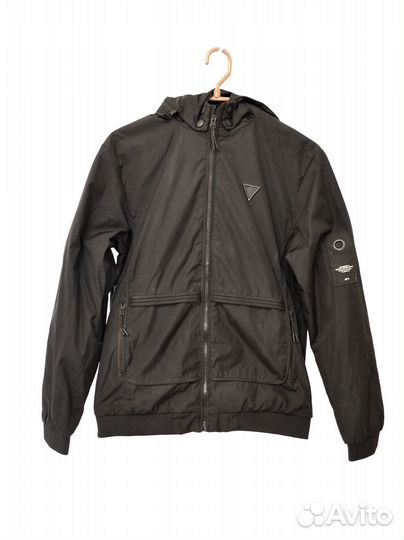 Демисезонная куртка без утепление с капюшоном