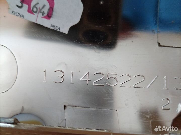 Накладка на решетку радиатора opel astra H (2004