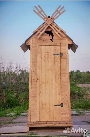 Уличный туалет деревянный KEY675