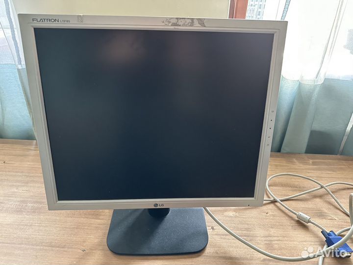 Монитор LG Flatron 19”