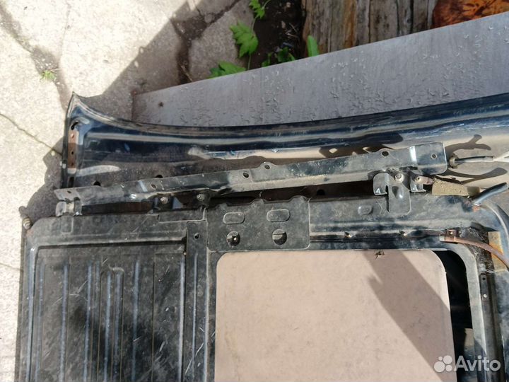 Люк на крышу авто