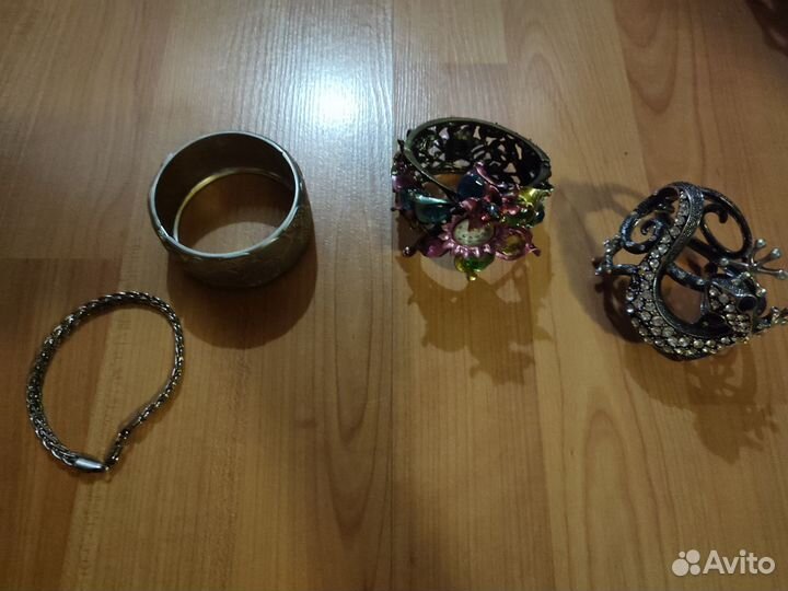 Браслеты женские