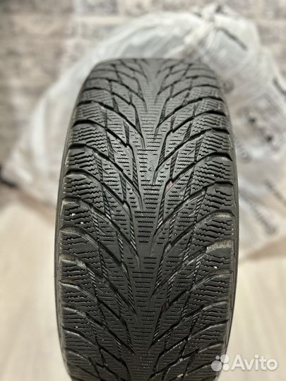 Nokian Tyres Hakkapeliitta R2 215/55 R17