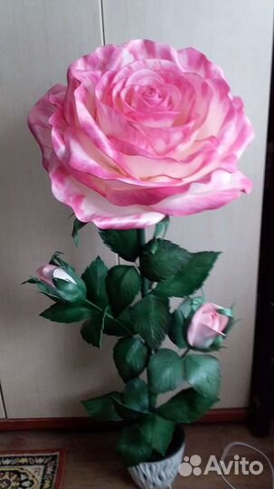 Роза с бутонами светильник торшер