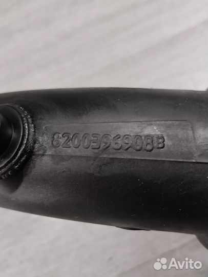 Патрубок интеркулера Renault Trafic