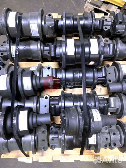 Каток поддерживающий Doosan DX300LCA 270-00047A