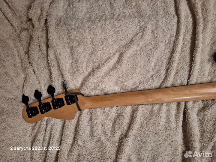 Бас гитара fender precision bass