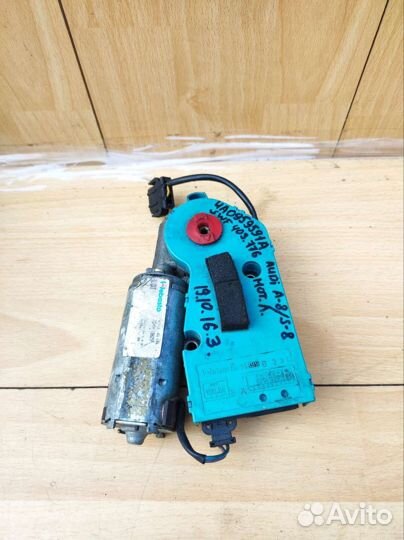 Мотор люка Audi a8 d2