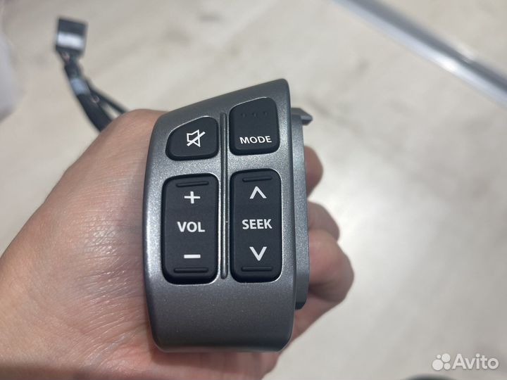 Кнопки на руль Suzuki SX4 с круиз-контролем
