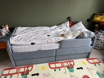 Н овая детская кровать с мягкой спинкой