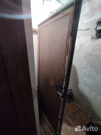 Металлическая дверь бу