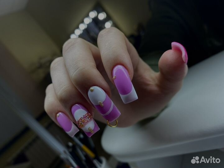Маникюр в самом центре города