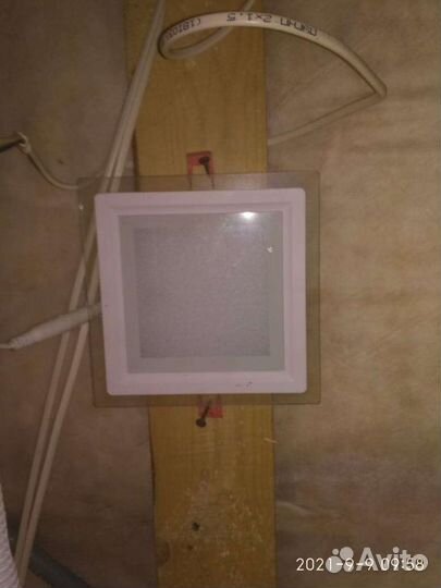 Продам встраимаевый светильник