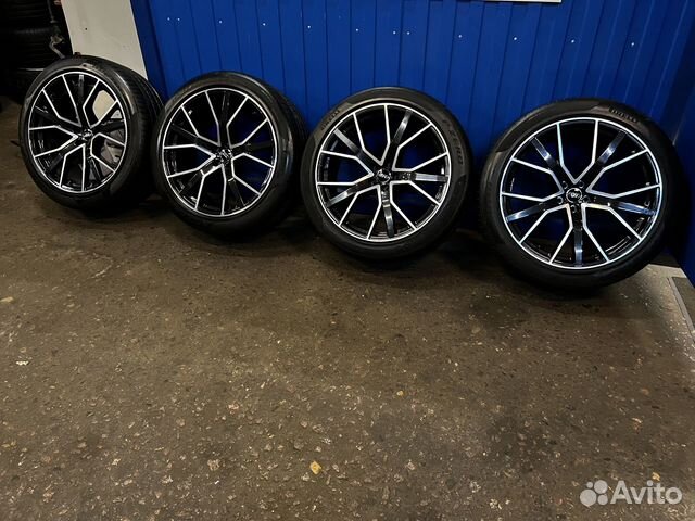 Оригинальный комплект колёс Audi Q8 R22