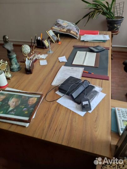 Стол для кабинета или офиса