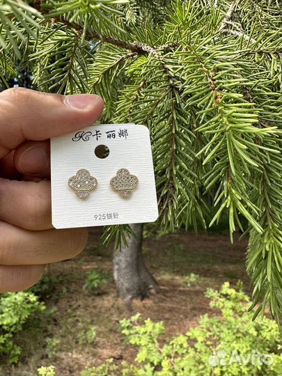 Серьги гвоздики Van Cleef