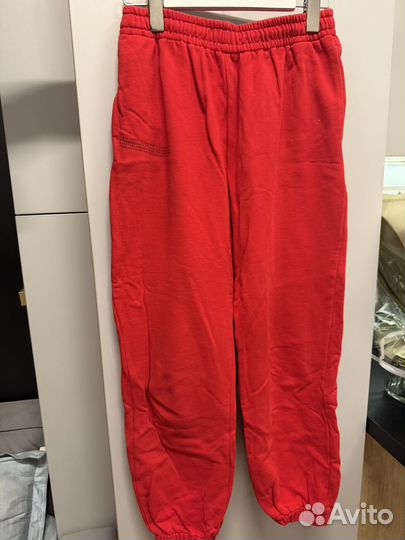 Спортивный костюм красный