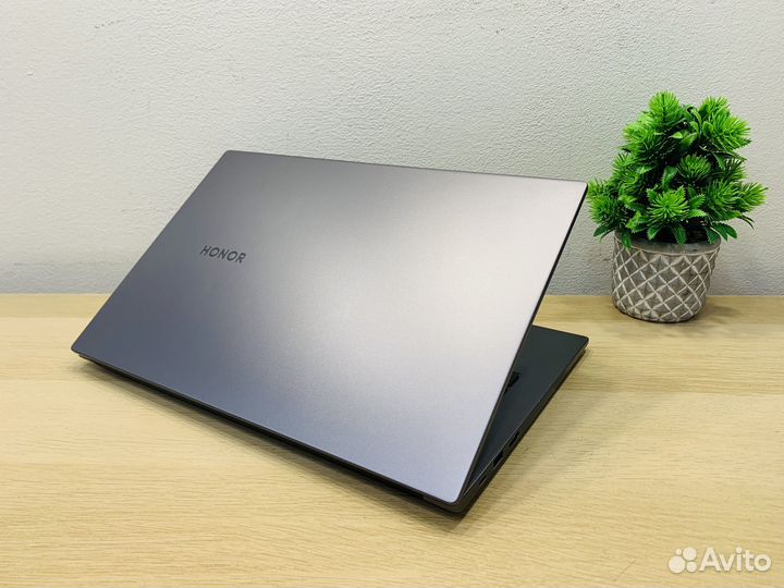 14”ноутбук Honor i3-10Th RAM 8GB SSD 256GB