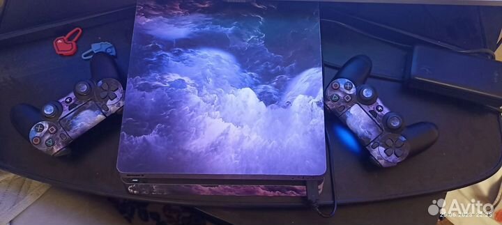 Sony PlayStation 4 slim с играми